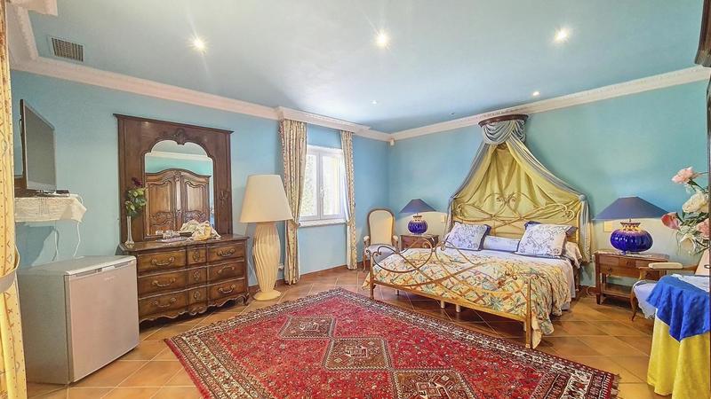 Propriété - 420 m² - 9 pièces