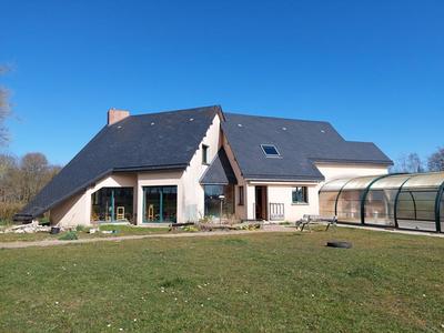 Maison - 236 m² - 7 pièces