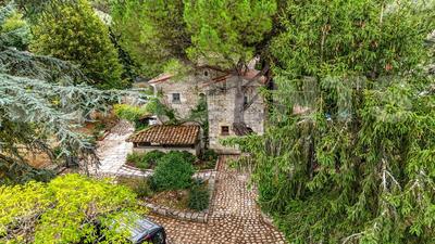 Maison en pierre - 282 m² - 9 pièces