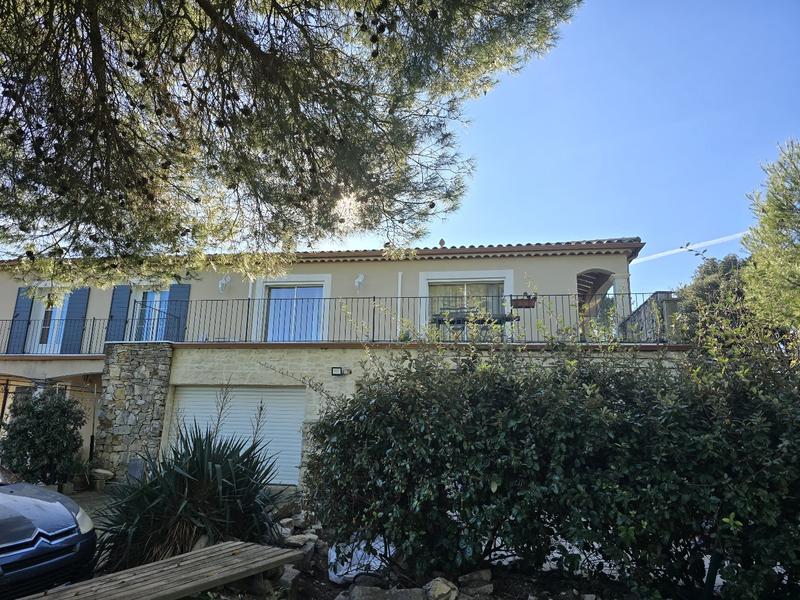 Propriété - 295 m² - 12 pièces