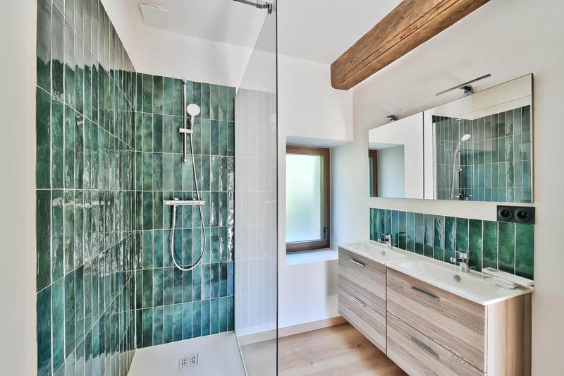 Propriété - 210 m² - 7 pièces