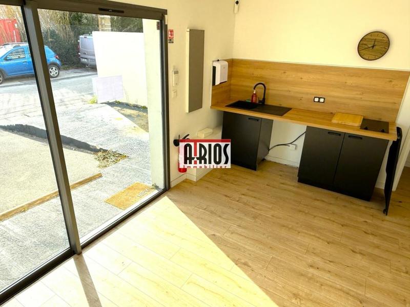Local d'activité / Entrepôt - 285 m²