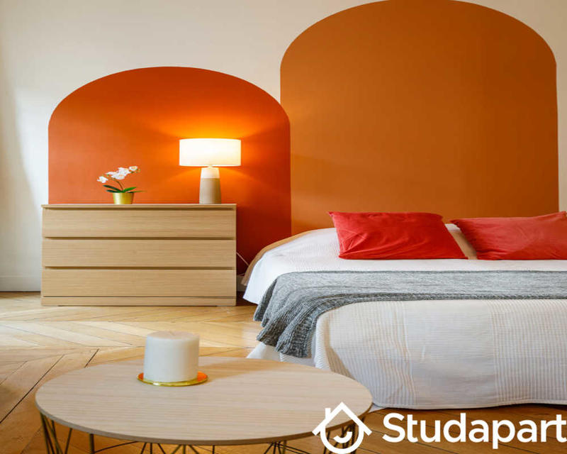 Chambre - 120 m² - 1 pièce