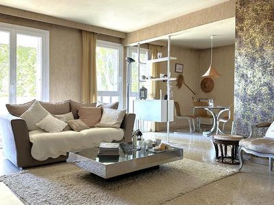 Appartement - 80 m² - 3 pièces