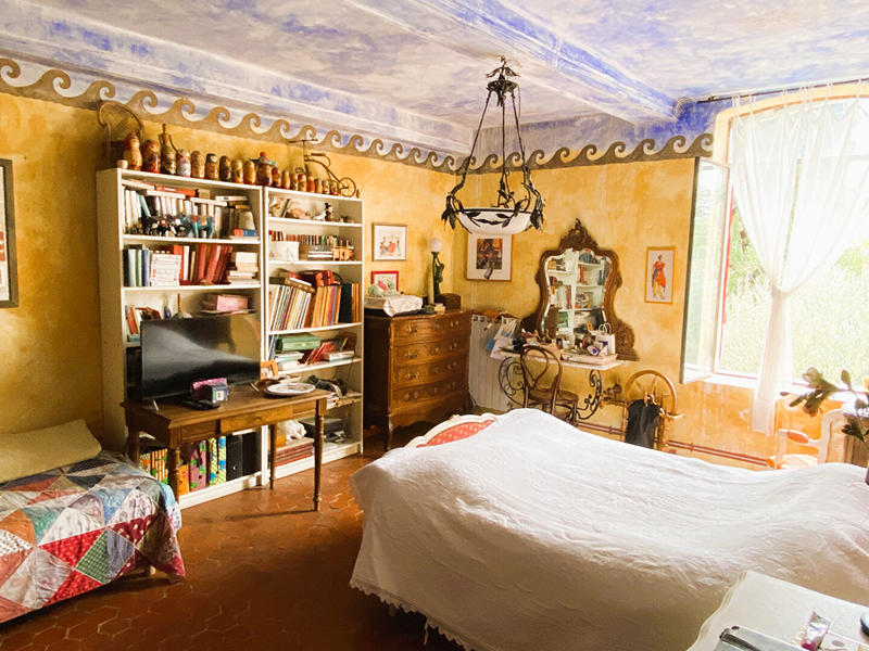 Maison - 323 m² - 6 pièces