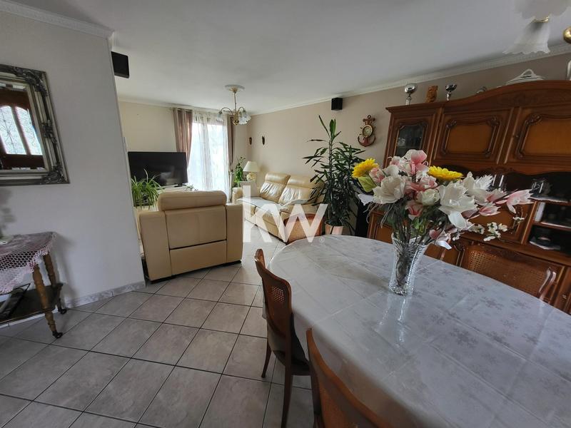 Maison - 99 m² - 5 pièces