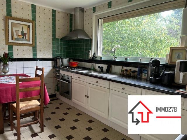 Maison - 227 m² - 12 pièces