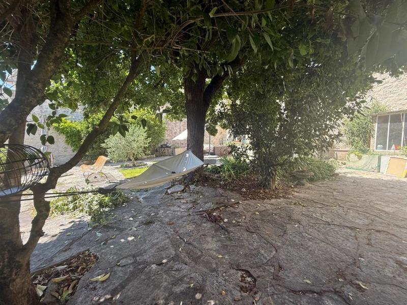 Maison en pierre - 302 m² - 12 pièces