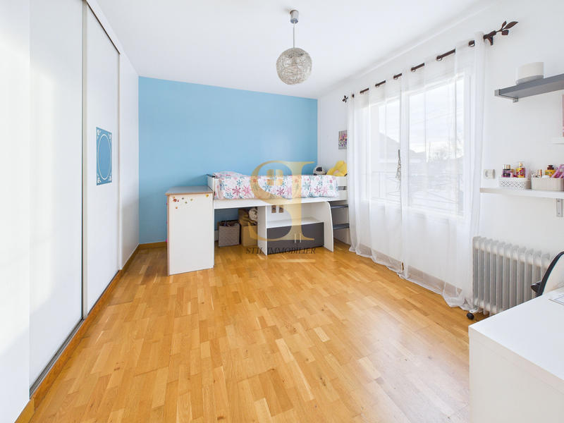 Maison - 211 m² - 9 pièces