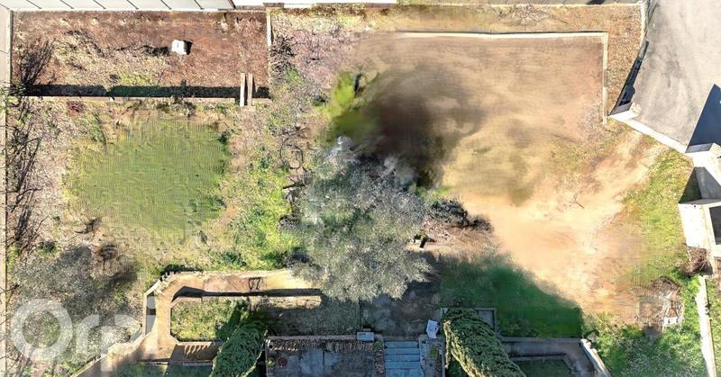 Terrain constructible - 677 m²