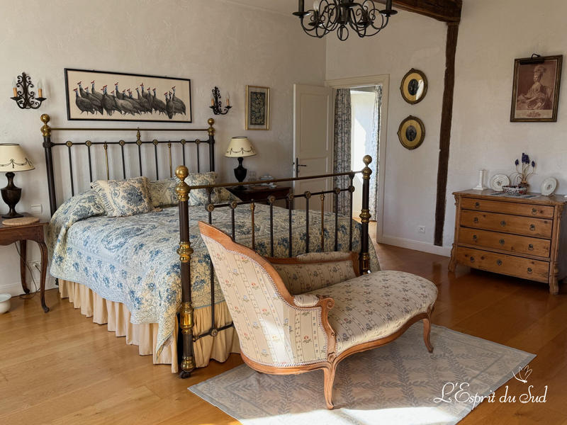 Maison - 750 m² - 21 pièces