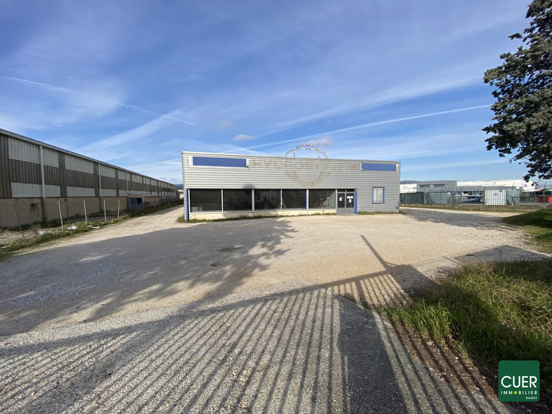Local d'activités - 980 m²