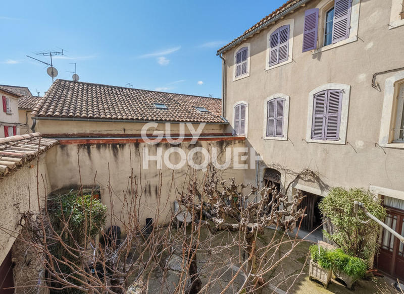 Maison - 300 m² - 14 pièces