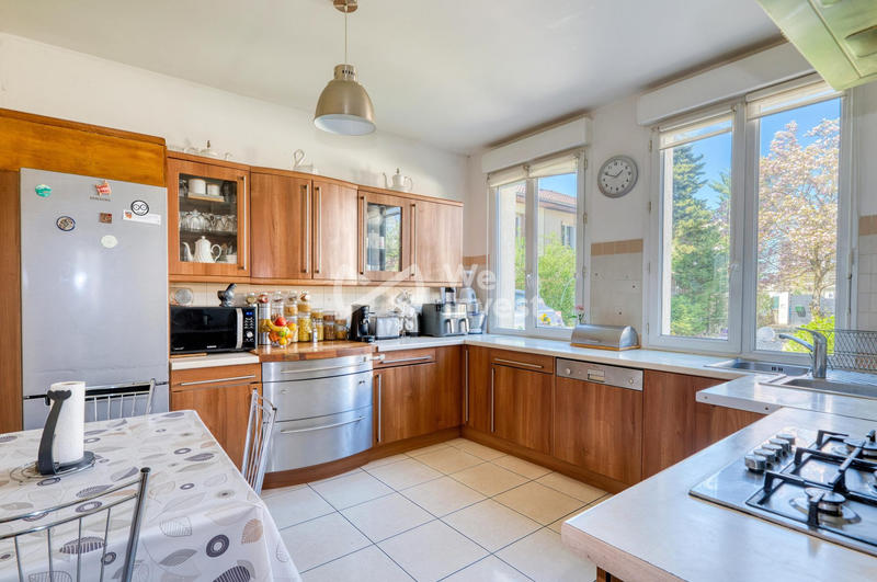 Maison - 203 m² - 7 pièces