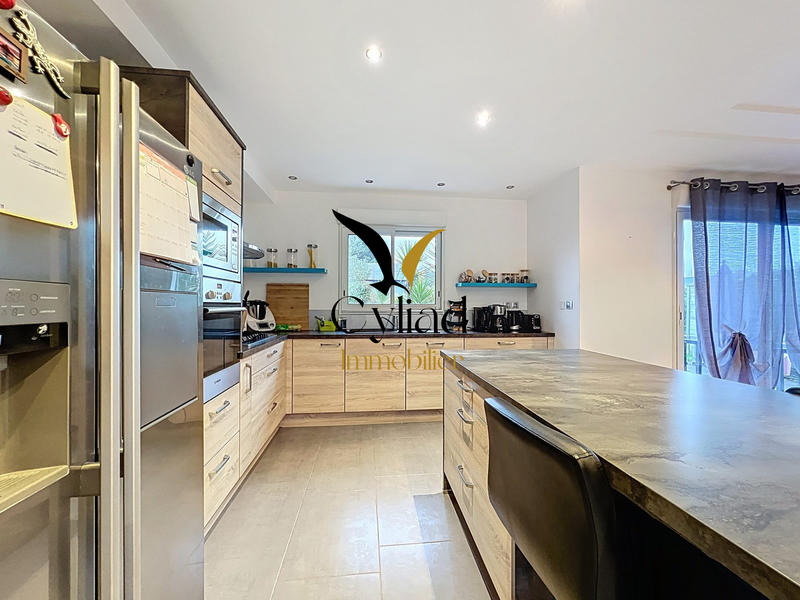 Maison contemporaine - 145 m² - 6 pièces