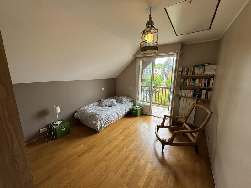 Maison - 140 m² - 5 pièces