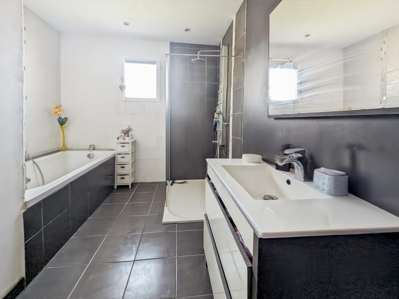 Maison - 97 m² - 5 pièces