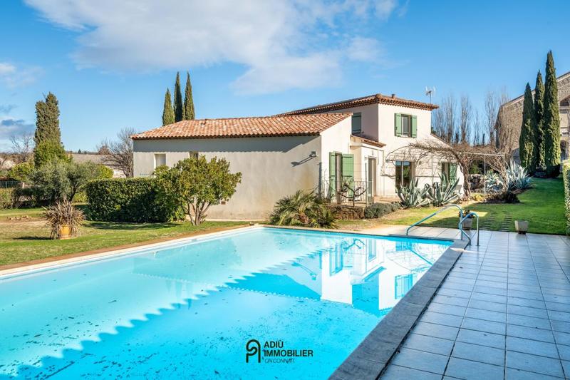 Maison - 212 m² - 5 pièces