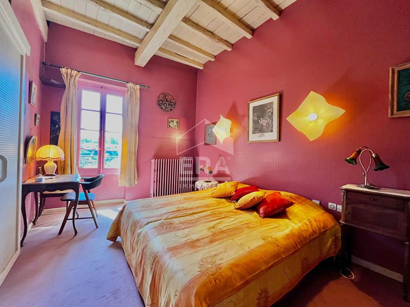 Demeure - 438 m² - 13 pièces