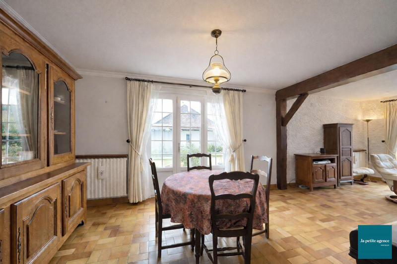 Maison - 148 m² - 8 pièces