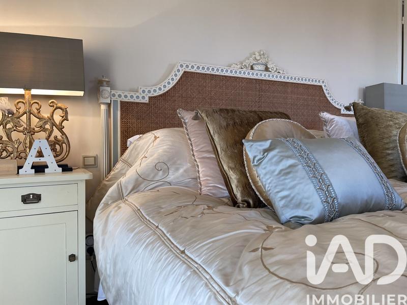 Maison - 470 m² - 13 pièces