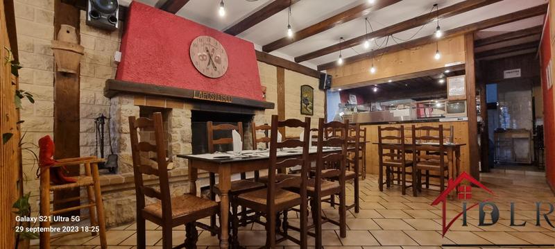 Local commercial - 895 m²