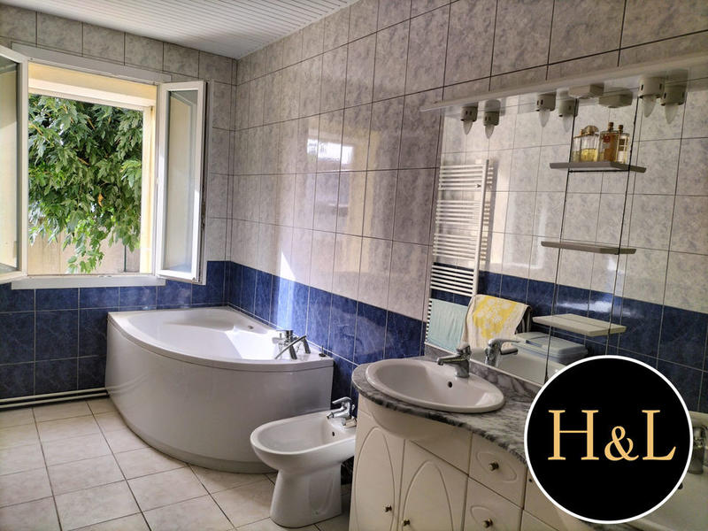 Maison - 137 m² - 5 pièces