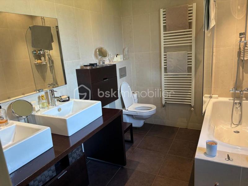 Maison - 148 m² - 7 pièces