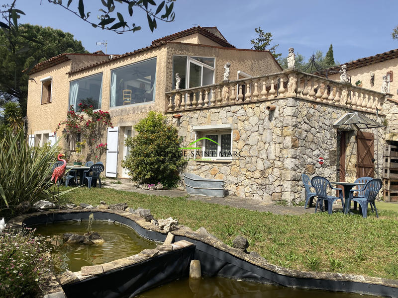 Propriété - 349 m² - 12 pièces