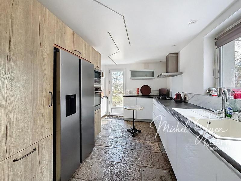 Maison - 253 m² - 5 pièces