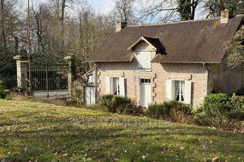 Propriété - 1 040 m² - 24 pièces