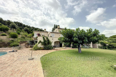 Propriété - 415 m² - 13 pièces