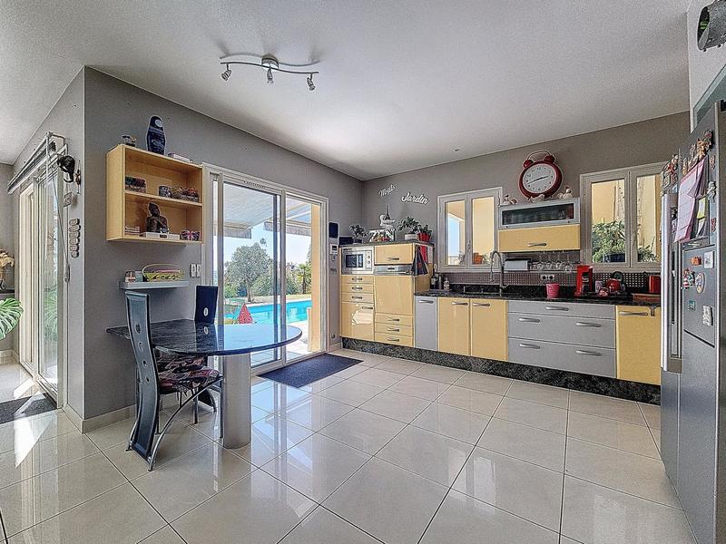 Maison - 200 m² - 8 pièces