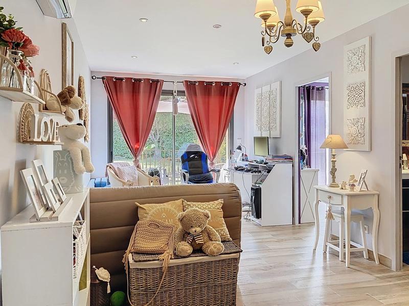 Maison - 215 m² - 7 pièces