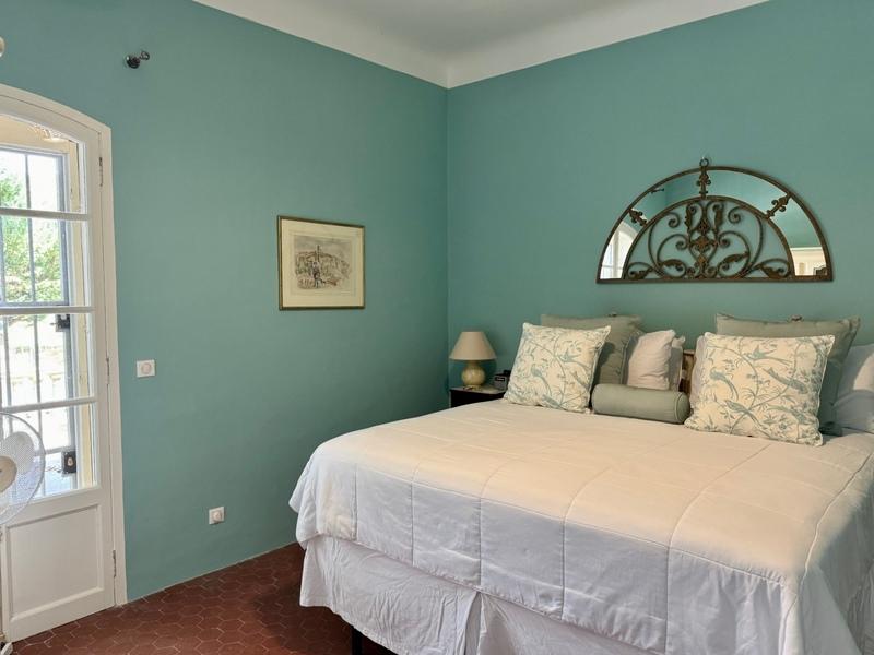 Maison de maîtres - 350 m² - 11 pièces