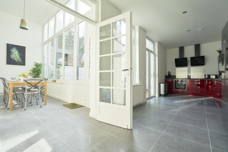 Maison - 233 m² - 11 pièces