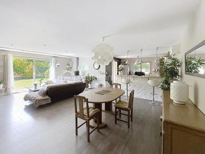 Villa - 146 m² - 6 pièces