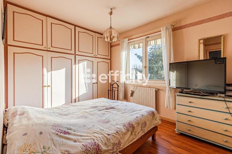 Pavillon - 212 m² - 7 pièces