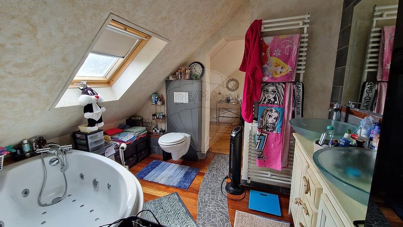 Maison - 156 m² - 8 pièces