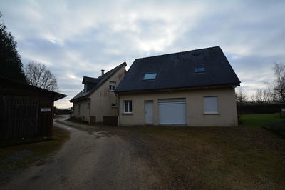 Maison - 250 m² - 10 pièces