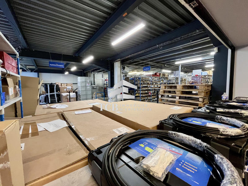 Local d'activités - 2 358 m²