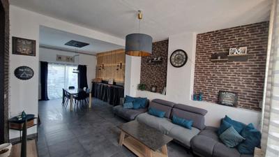 Maison de ville - 184 m² - 9 pièces