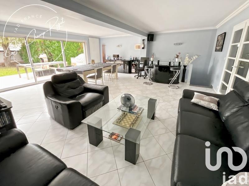 Maison - 151 m² - 8 pièces