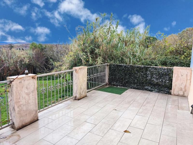 Maison - 220 m² - 8 pièces