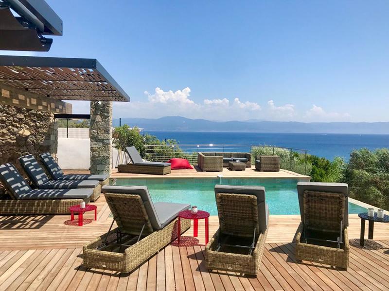 Demeure - 373 m² - 10 pièces