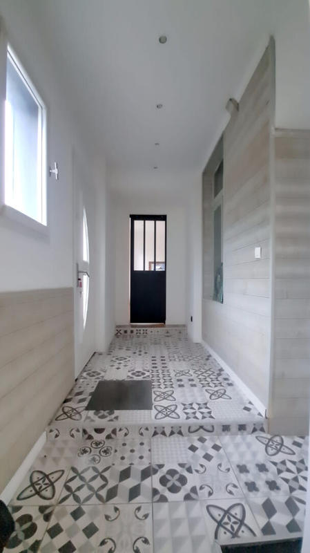 Maison - 180 m² - 6 pièces