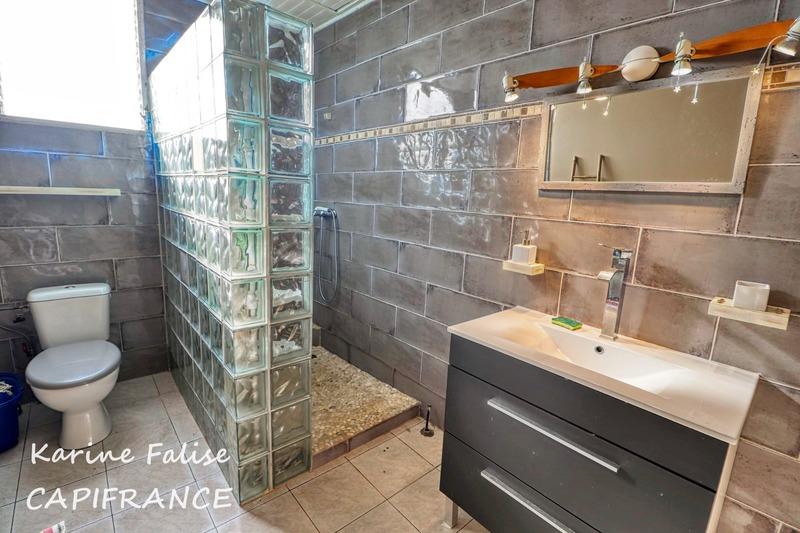 Maison - 270 m² - 8 pièces