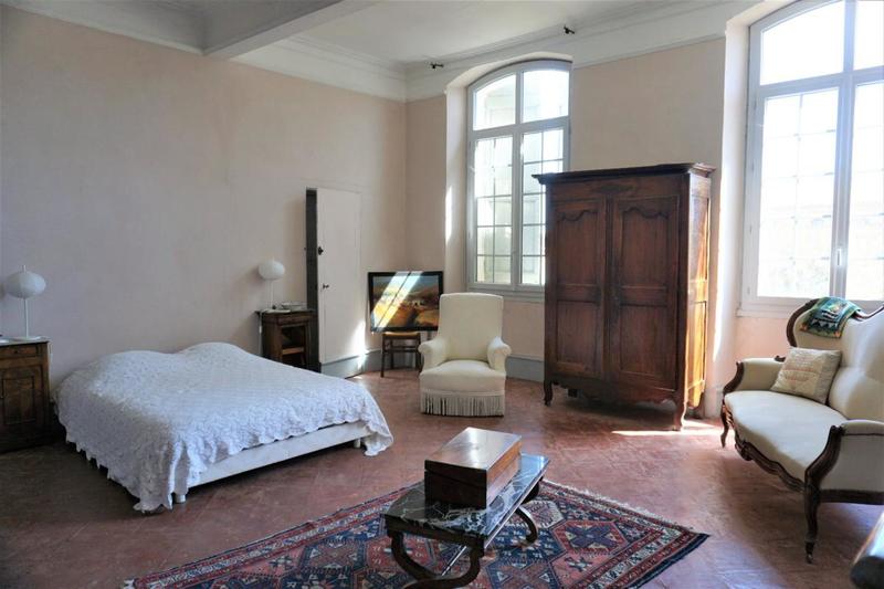 Maison de maîtres - 511 m² - 13 pièces