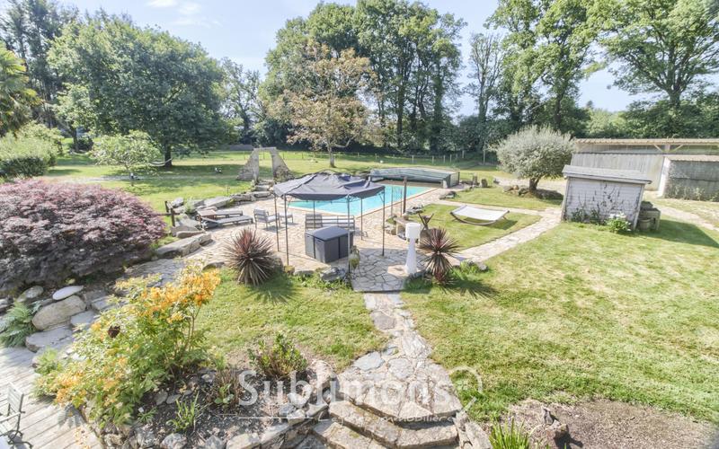 Maison - 263 m² - 8 pièces