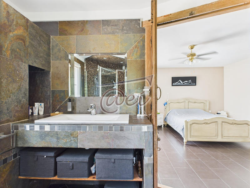 Villa - 435 m² - 10 pièces